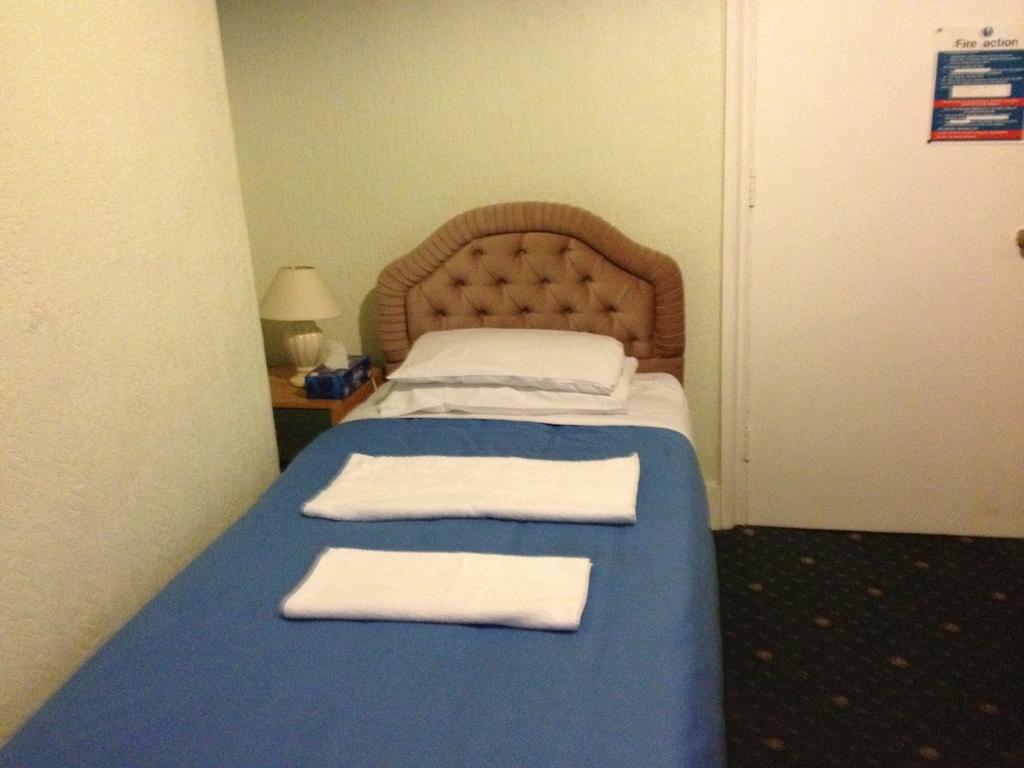 Lenton Lodge Guest House Horley Room photo
